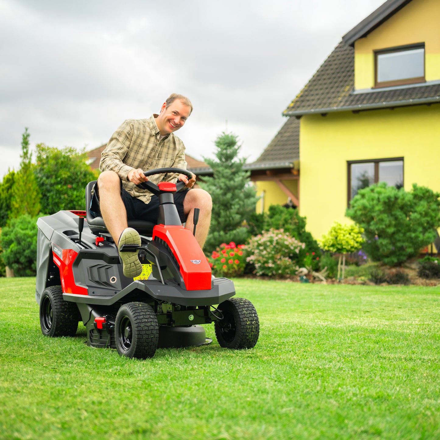 Tondeuse à Gazon Tracteur de jardin - HECHT 5102 TWIN