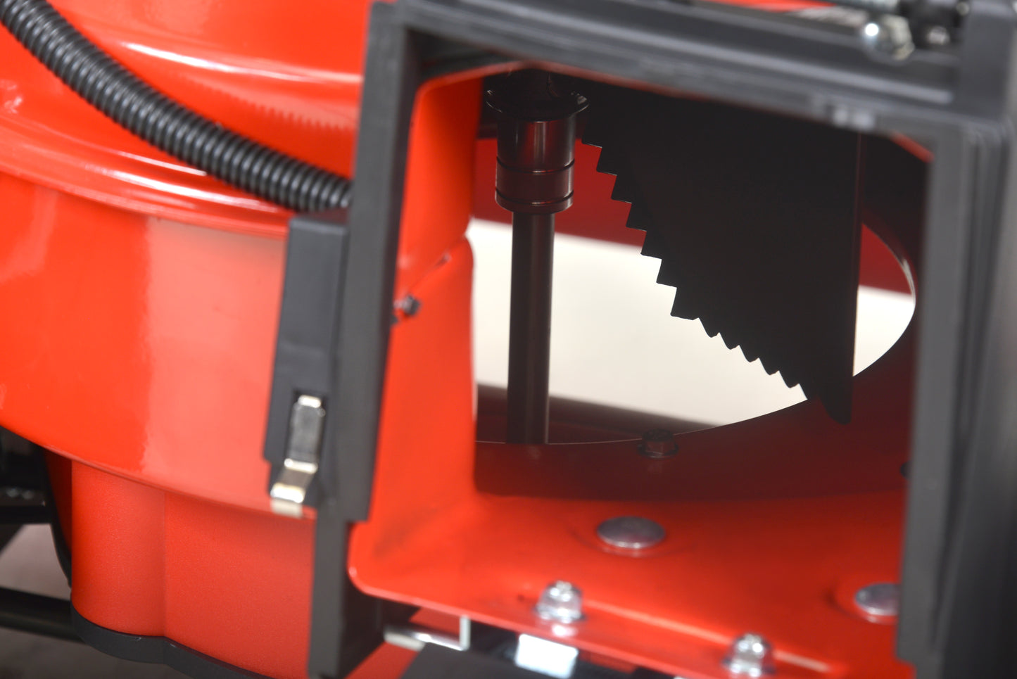 Aspirateur motorisé pour feuilles et poussières - HECHT 8514